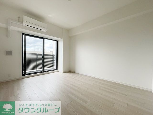 居室・リビング　同タイプのお部屋になります。