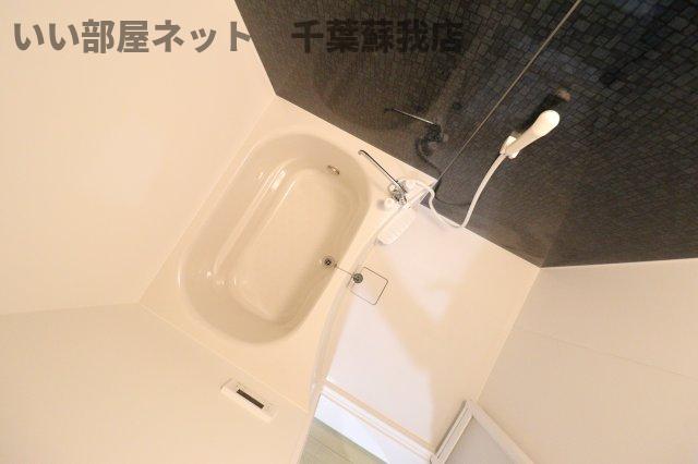 バス・シャワールーム　コンパクトで使いやすいお風呂です