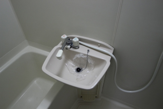 洗面設備　※別号室の写真です。