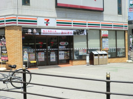 コンビニ　セブンイレブン 大阪天保山店（コンビニ）まで86m