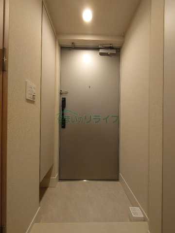 グランカーサ四谷の玄関写真