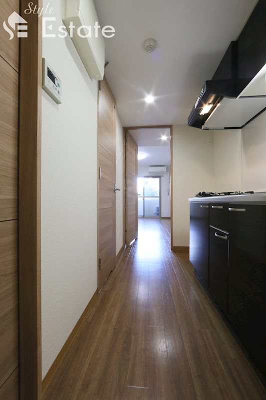 地下鉄東山線 覚王山駅 徒歩4分 4階建 築13年の玄関写真