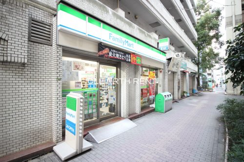 コンビニ　ファミリーマート 日本橋箱崎町店（コンビニ）まで172m