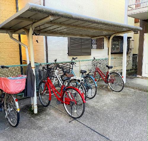 その他共有部分　屋根付き駐輪場完備