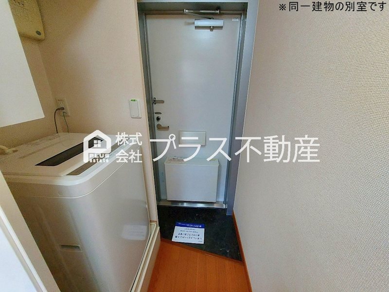 玄関　設備・仕様は号室により異なる為、現況を優先致します。