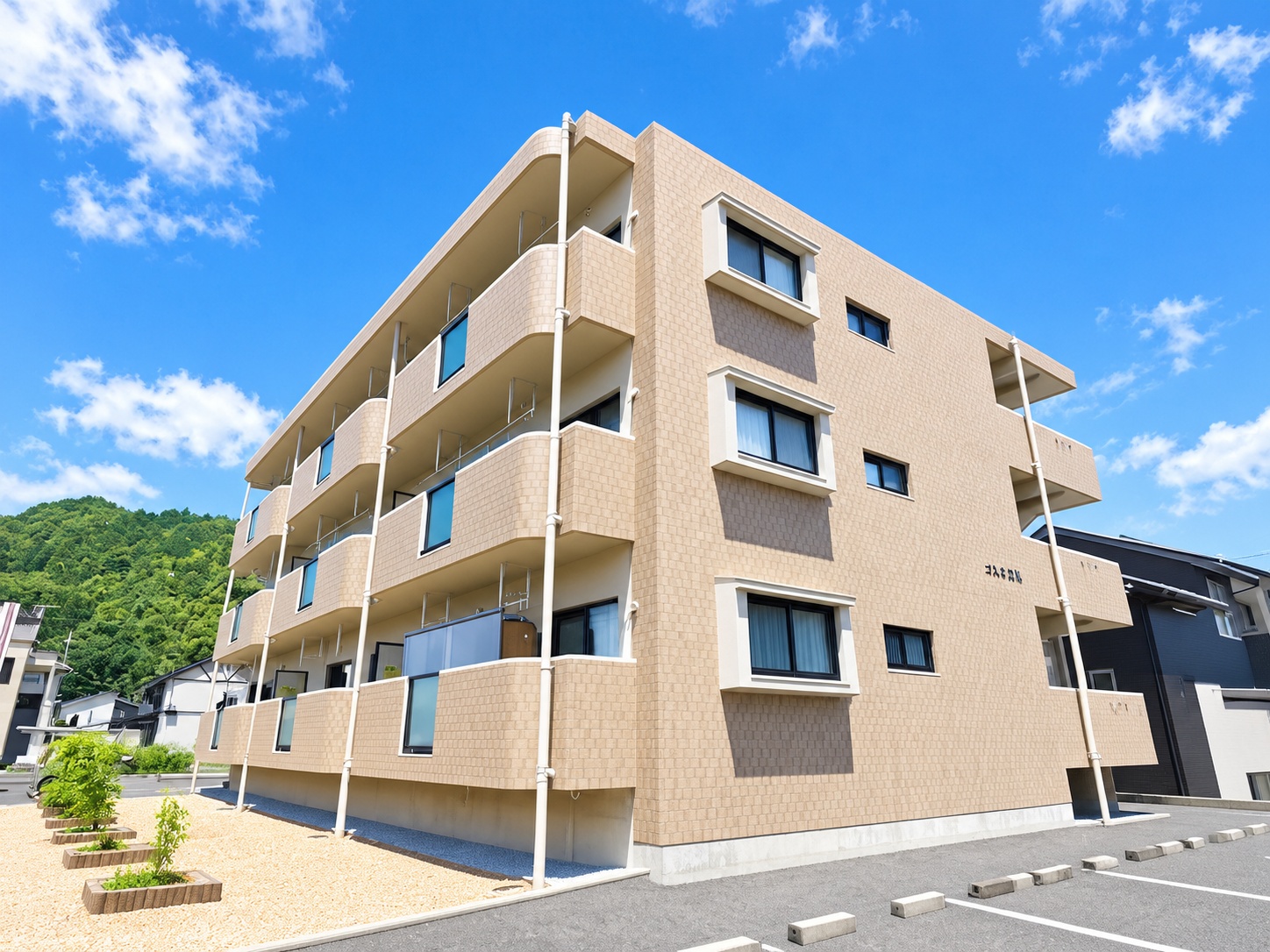 建物外観　周辺環境も良く好立地！駅徒歩圏内の都市ガス物件です●