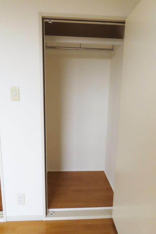 メゾンヤスアキーナB号棟の内装写真