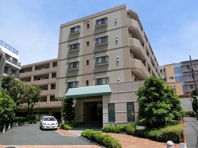 グランハイツ東新宿の外観写真