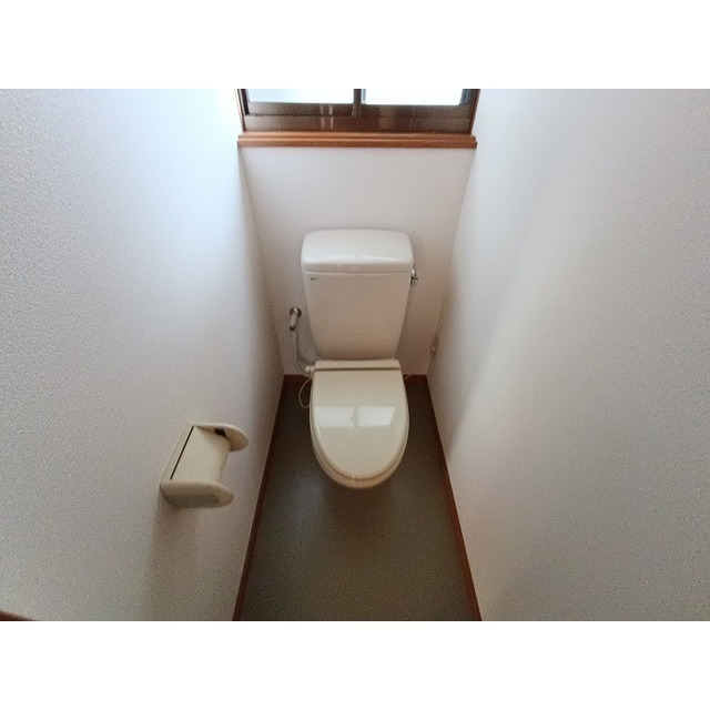 矢崎貸家のトイレ写真