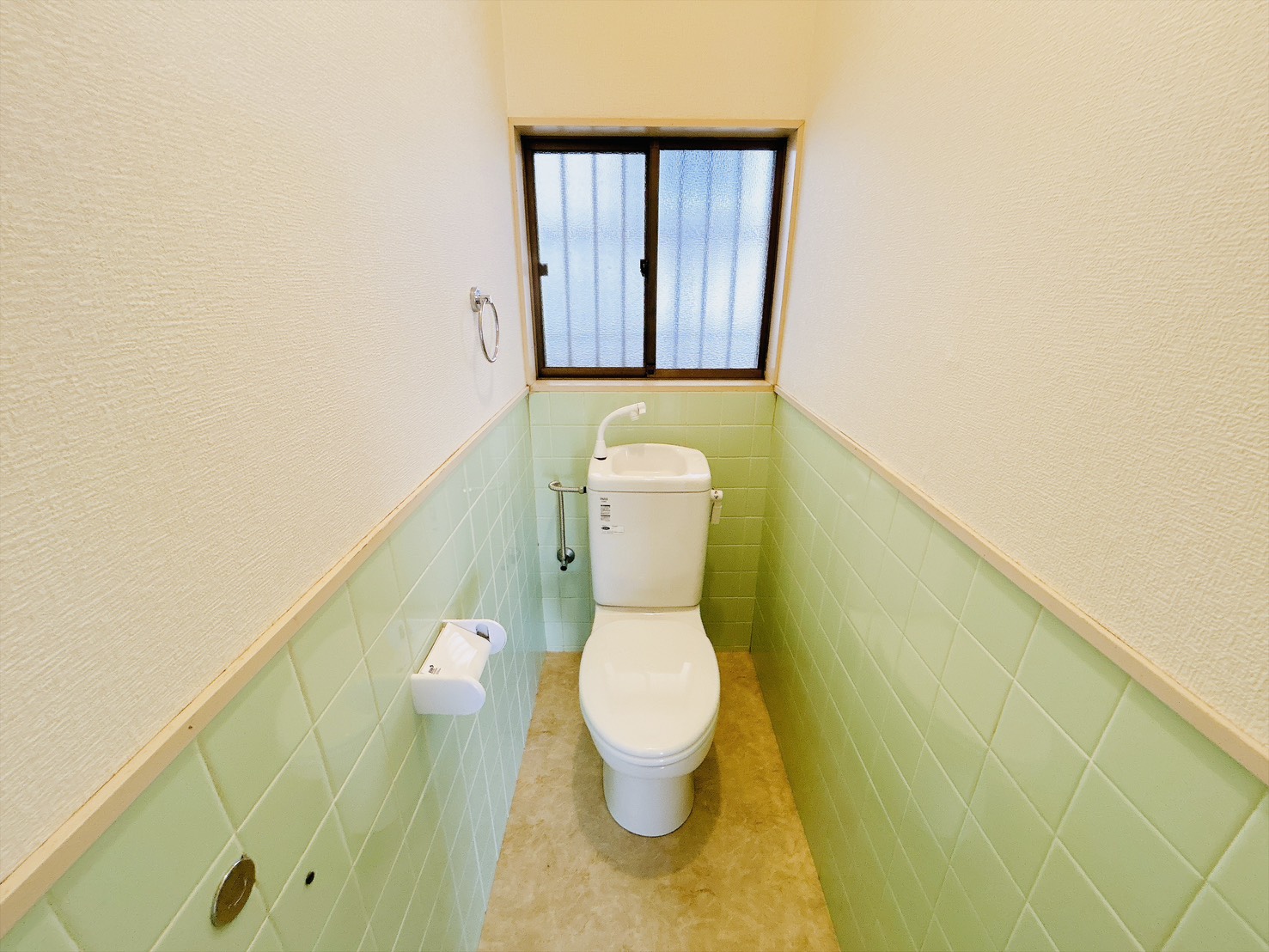 ＪＲ和歌山線 船戸駅 徒歩33分 2階建 築47年のトイレ写真
