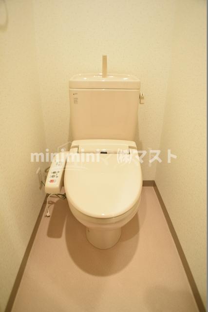 地下鉄中央線 九条駅 徒歩6分 11階建 築20年のトイレ写真
