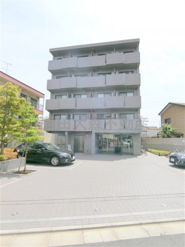 建物外観　2015年6月築　RC鉄筋コンクリート造地上5階建て1K 2