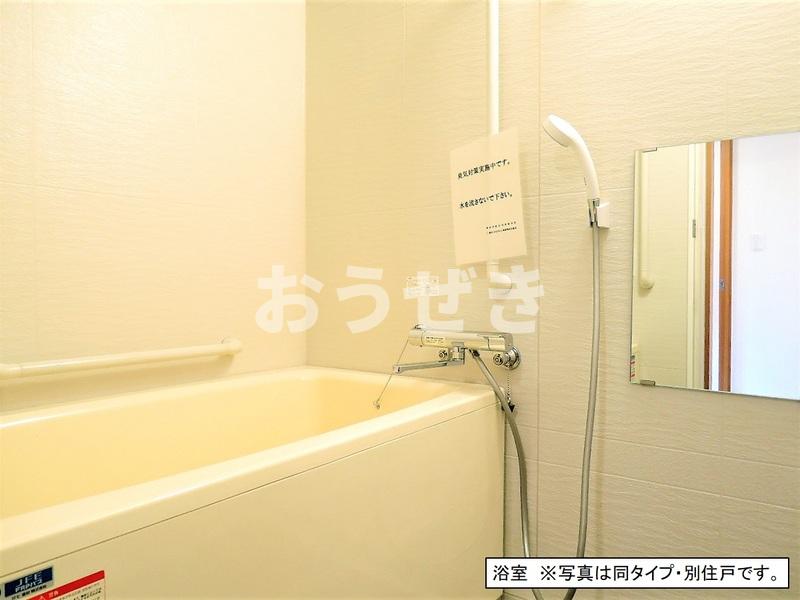 ＪＲ京浜東北線 関内駅 徒歩10分 10階建 築27年の風呂写真