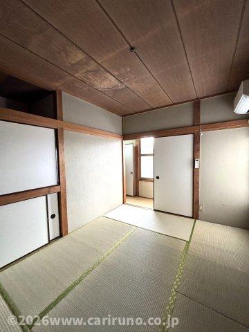 東武東上線 上福岡駅 バス乗車時間：11分 最寄りバス停で下車 徒歩2分 2階建 築48年の居間写真