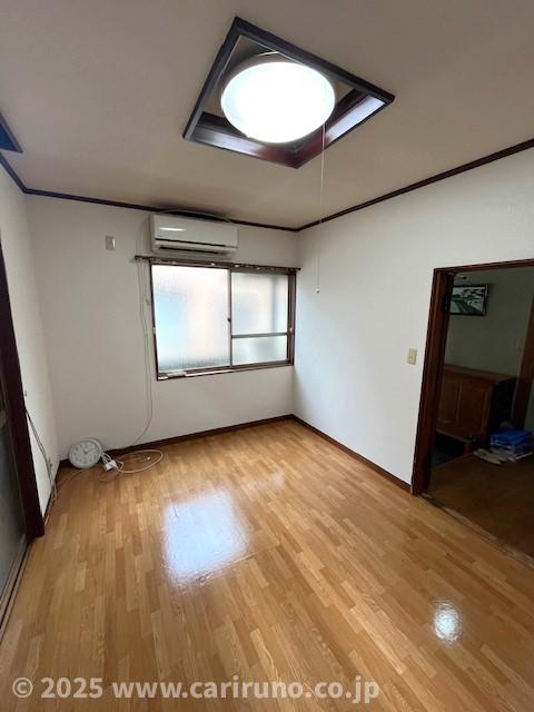 東武東上線 上福岡駅 バス乗車時間：11分 最寄りバス停で下車 徒歩2分 2階建 築48年の居間写真