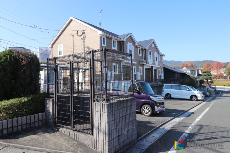 建物外観　2階建ての物件