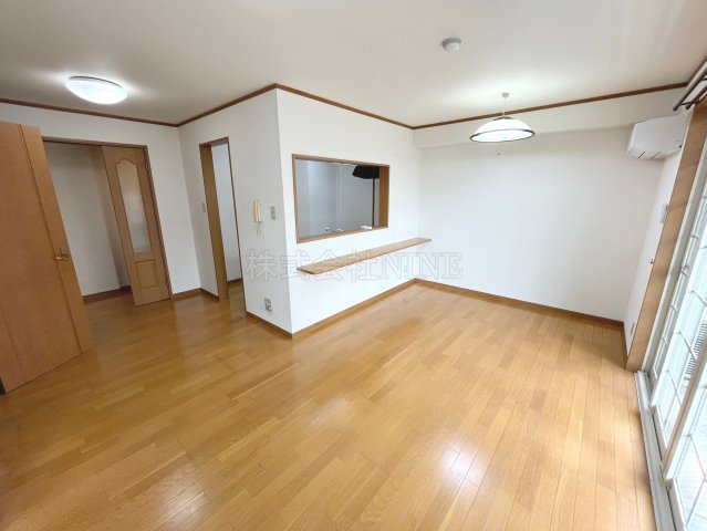 サンライフフジワラの居間写真