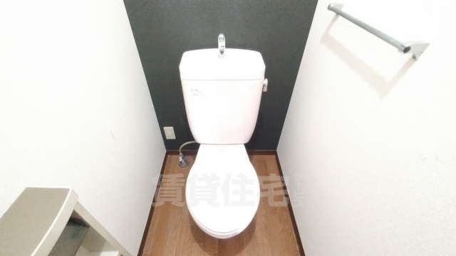 南海本線 浜寺公園駅 徒歩9分 2階建 築25年のトイレ写真