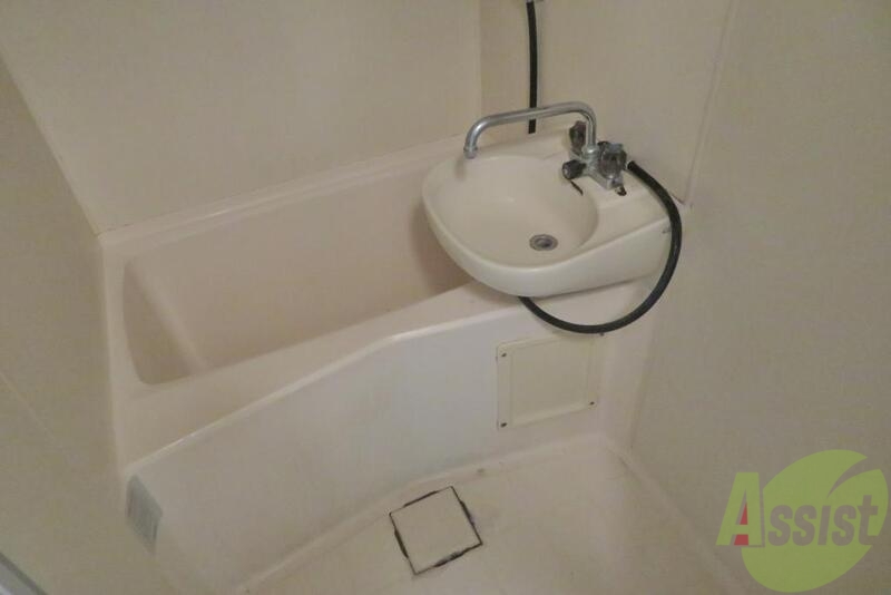 バス・シャワールーム　トイレと別になっており、ゆっくり入浴を楽しめます。