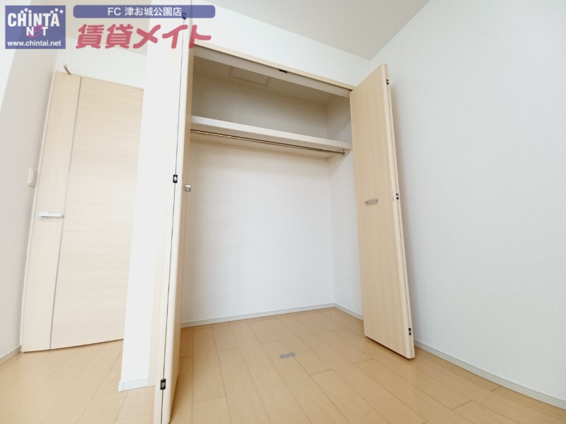 収納　同型反転画像参考