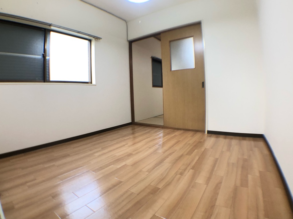 居室・リビング　床色が明るくて綺麗です♪
