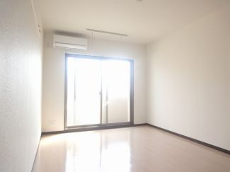 居室・リビング　同シリーズのマンションの室内写真一例です。