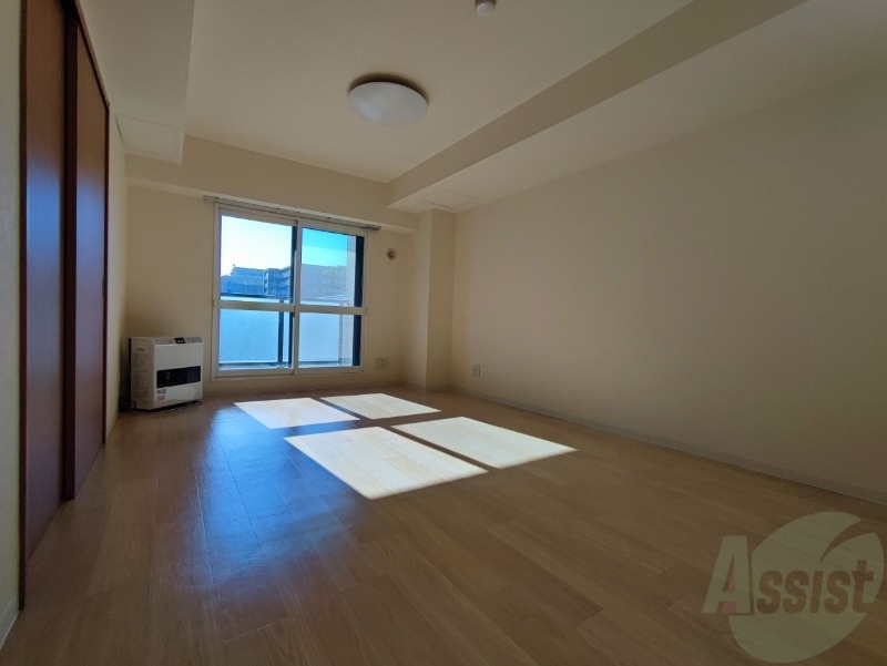 居室・リビング　広くてキレイなお部屋が広がっていて、充実した生活が送れそう。