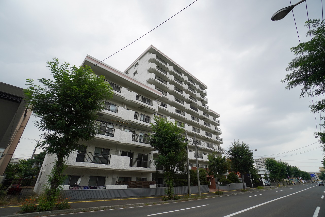 北海道札幌市豊平区平岸二条１５（マンション）の賃貸物件の外観