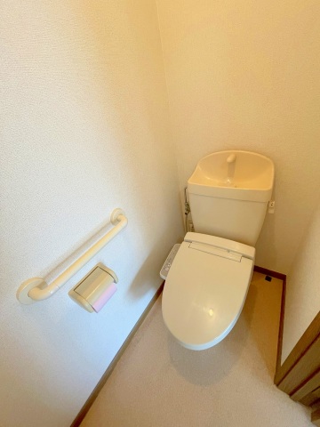 【安芸郡熊野町呉地のアパートのトイレ】