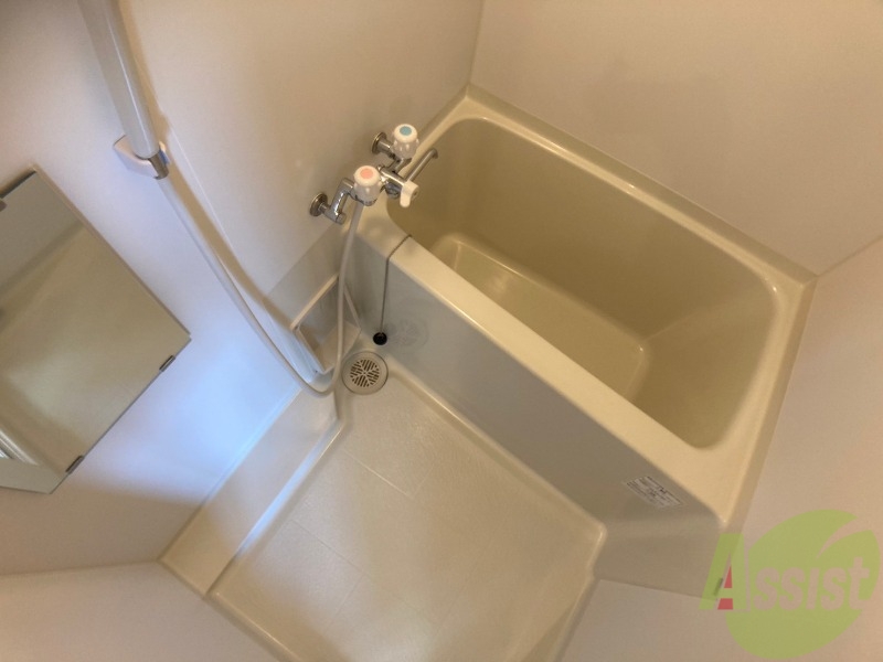 バス・シャワールーム　ユニットバスです。疲れを癒すのに欠かせませんね！