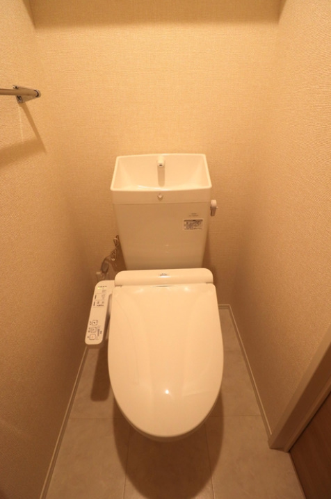 トイレ　温水暖房便座