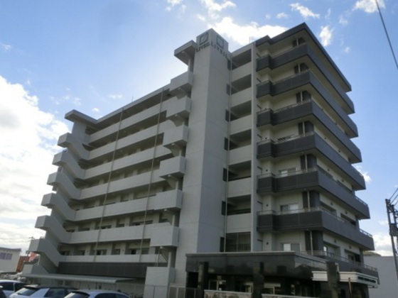岡山市中区高屋のマンションの建物外観