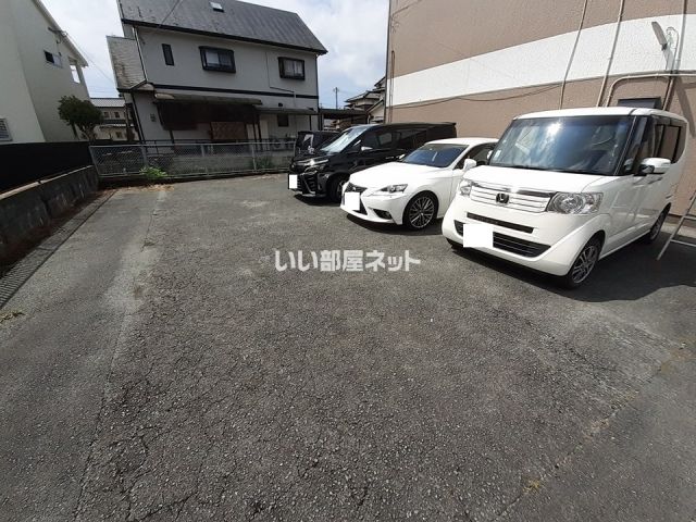 【中嶋コーポの駐車場】