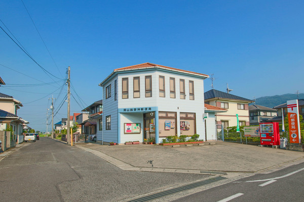 【岡山市中区雄町のマンションの郵便局】