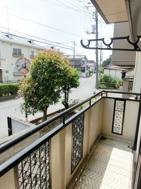 【千葉市中央区村田町のアパートのバルコニー】