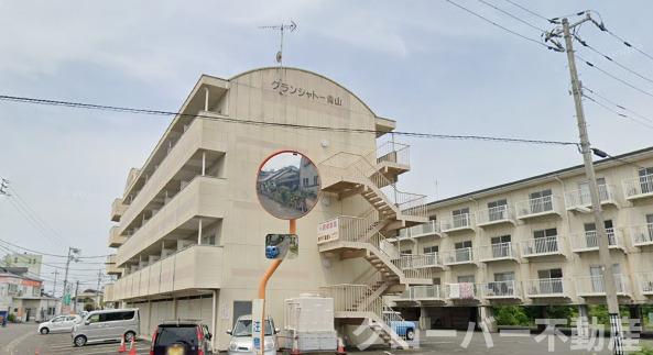 丸亀市土器町東のマンションの建物外観