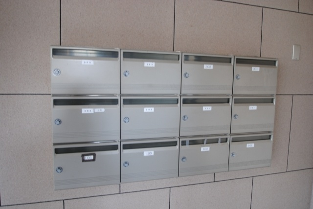 ロビー　メールボックスです