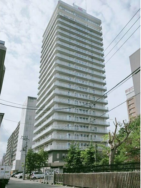 【札幌市中央区南七条西のマンションの建物外観】