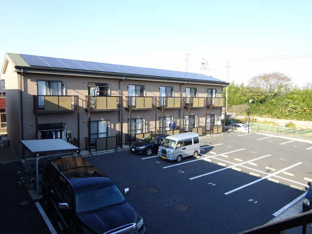 【リヴラン・トロワ　Ａ棟の駐車場】