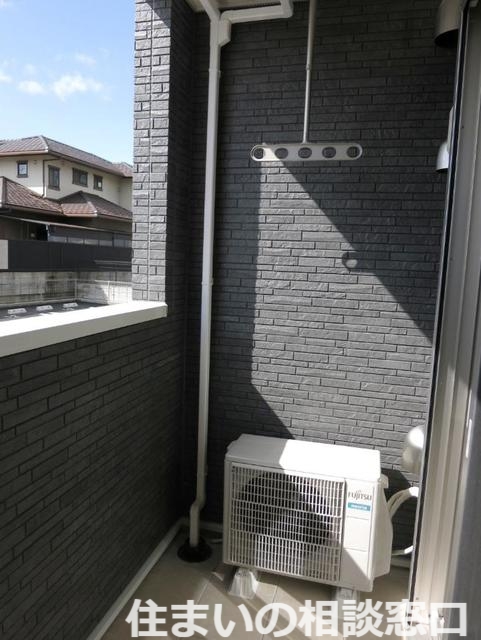 【西尾市平坂町のアパートのバルコニー】