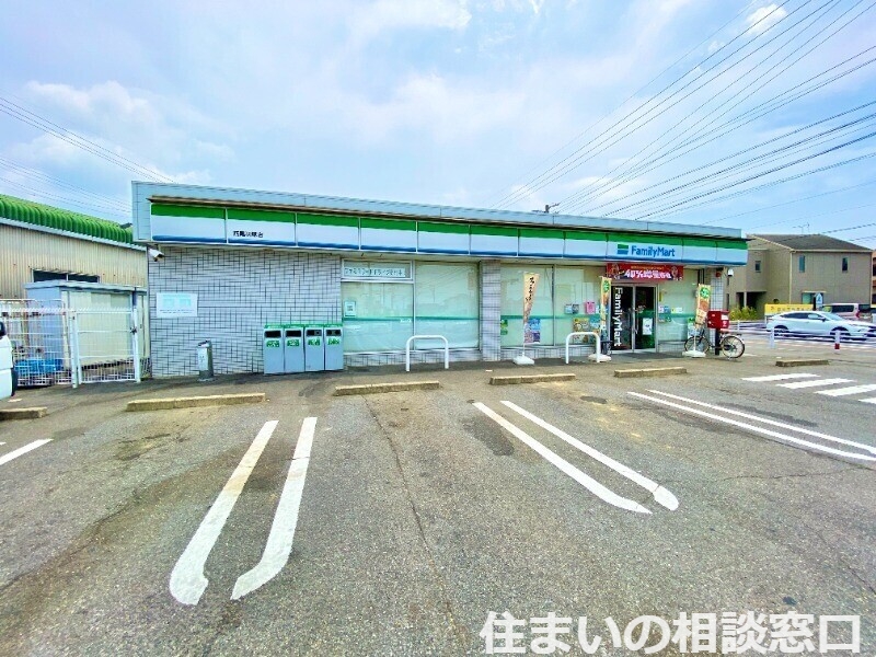 【西尾市平坂町のアパートのコンビニ】