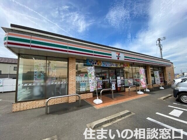 【西尾市平坂町のアパートのコンビニ】