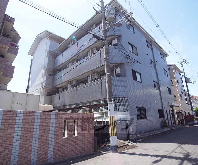 京都市中京区西ノ京銅駝町のマンションの建物外観