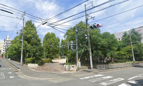 【大阪市天王寺区空堀町のマンションの公園】