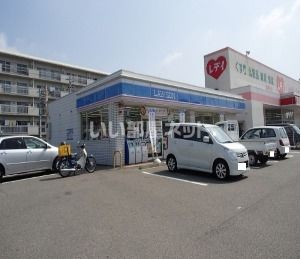 【徳島市南昭和町のアパートのコンビニ】