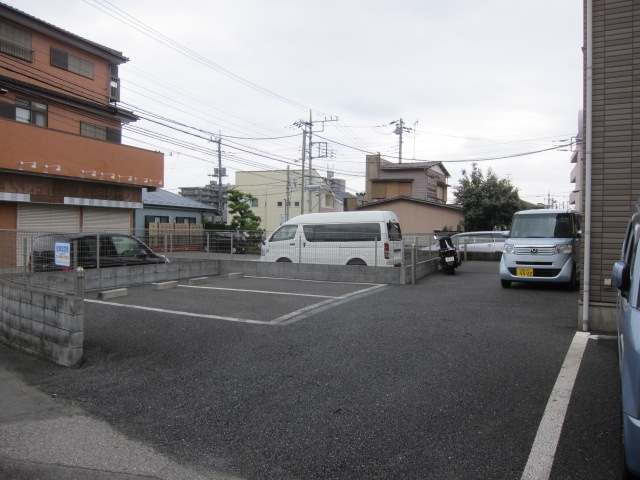 【サンステージ和光の駐車場】