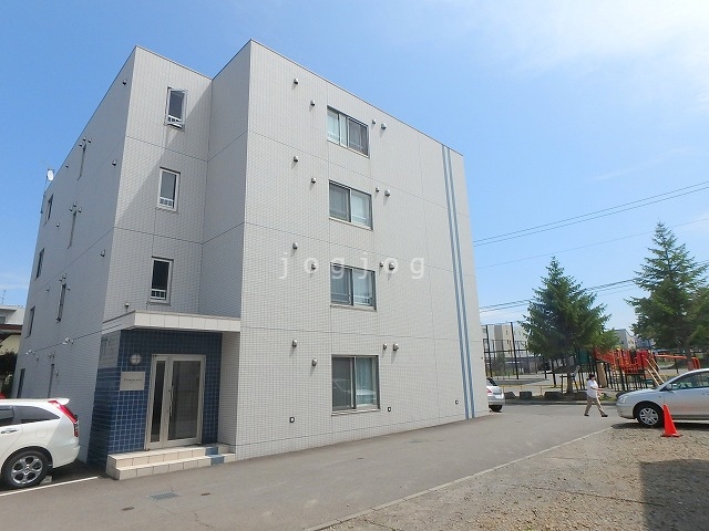 札幌市南区澄川六条のマンションの建物外観