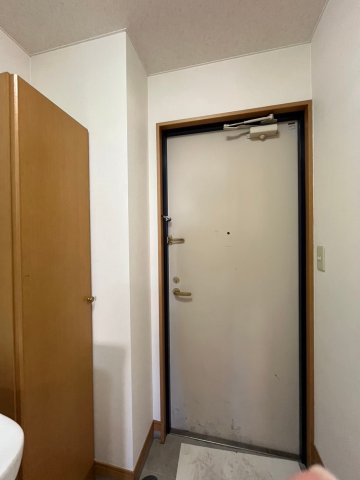 玄関　収納もある玄関です