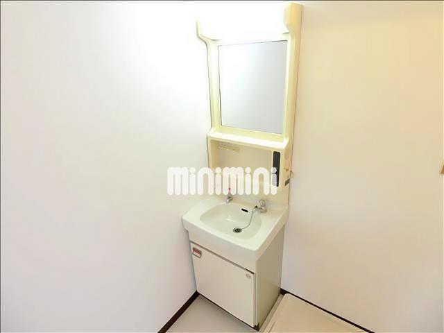 洗面設備　朝の身支度に役立ちます。