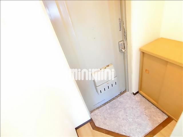 玄関　下駄箱付きのロッカーです。